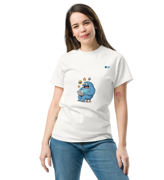 "Snaggle the Meme Commentator" T-Shirt